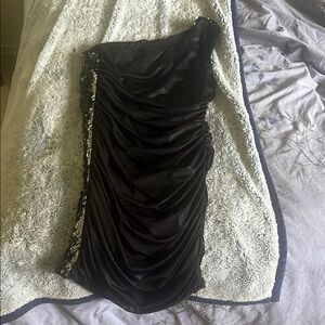 Elegant Black One-Shoulder Dress 2000’s party vibes